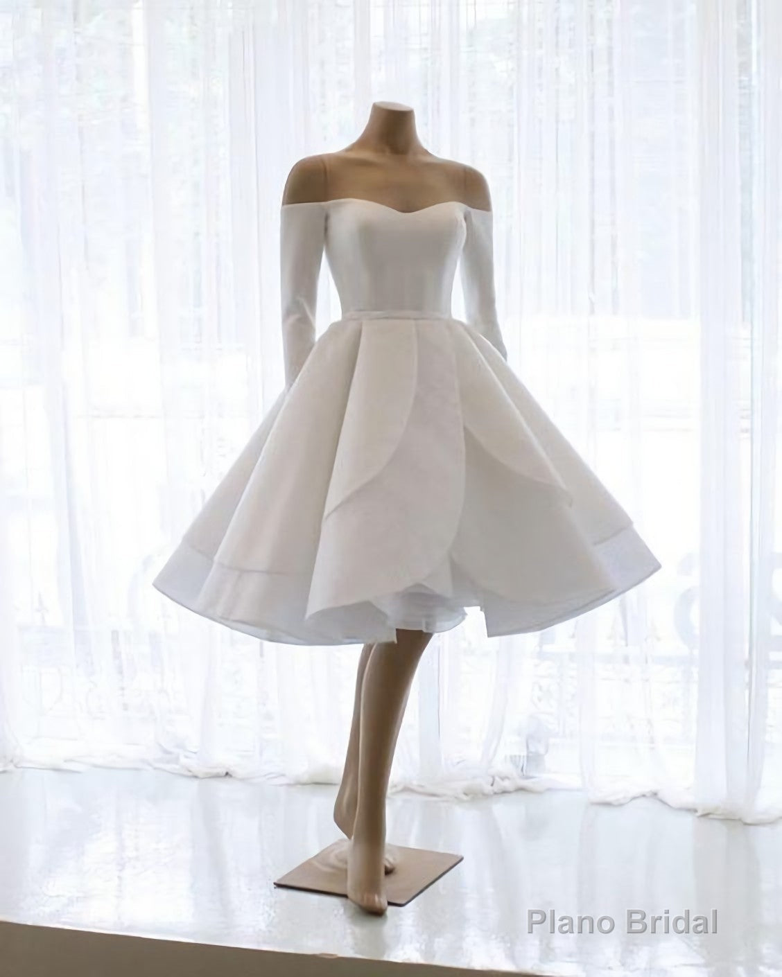 Short Prom Dresses, Ruffle Ball Gown With Long Sleeves Main image