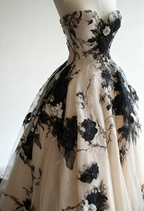 Light Champagne A-Line Sweetheart Neckline Tulle Applique Wedding Dresses, Vintage Long Formal Evening Gown