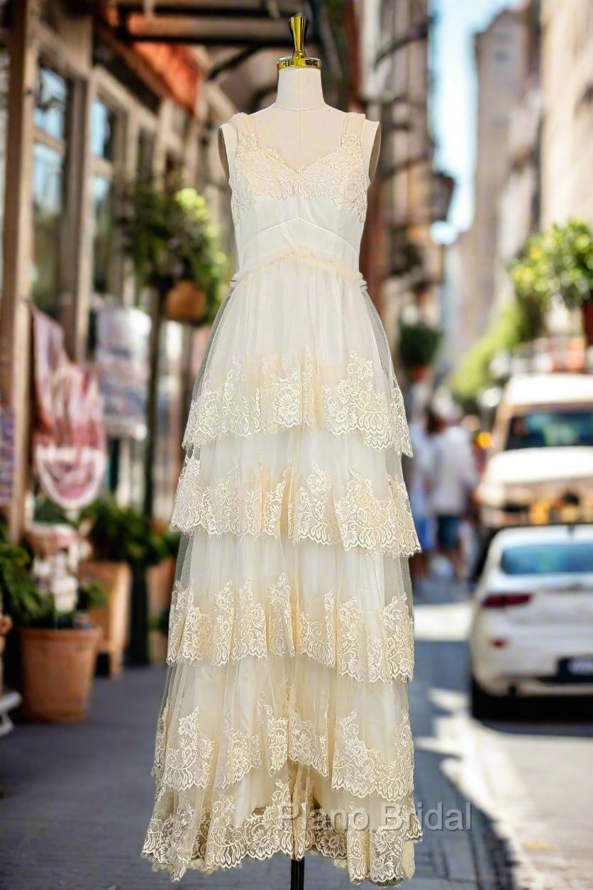 Champagne Lace Formal Prom Dresses A-line V-neck Elegant Evening Dresses