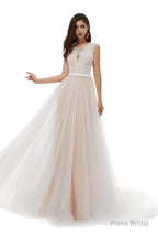 Champagne Tulle Scoop Neck Lace Appliques Beading Wedding Dresses