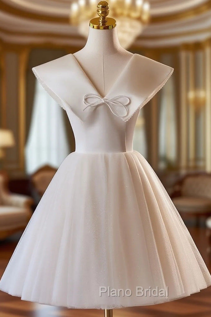 Champagne Tulle V-neck Homecoming Dresses Main image