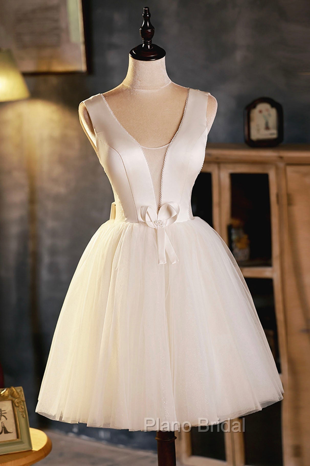 Champagne V-Neck Tulle Short Formal Prom Dresses, Champagne Homecoming Dresses Main image