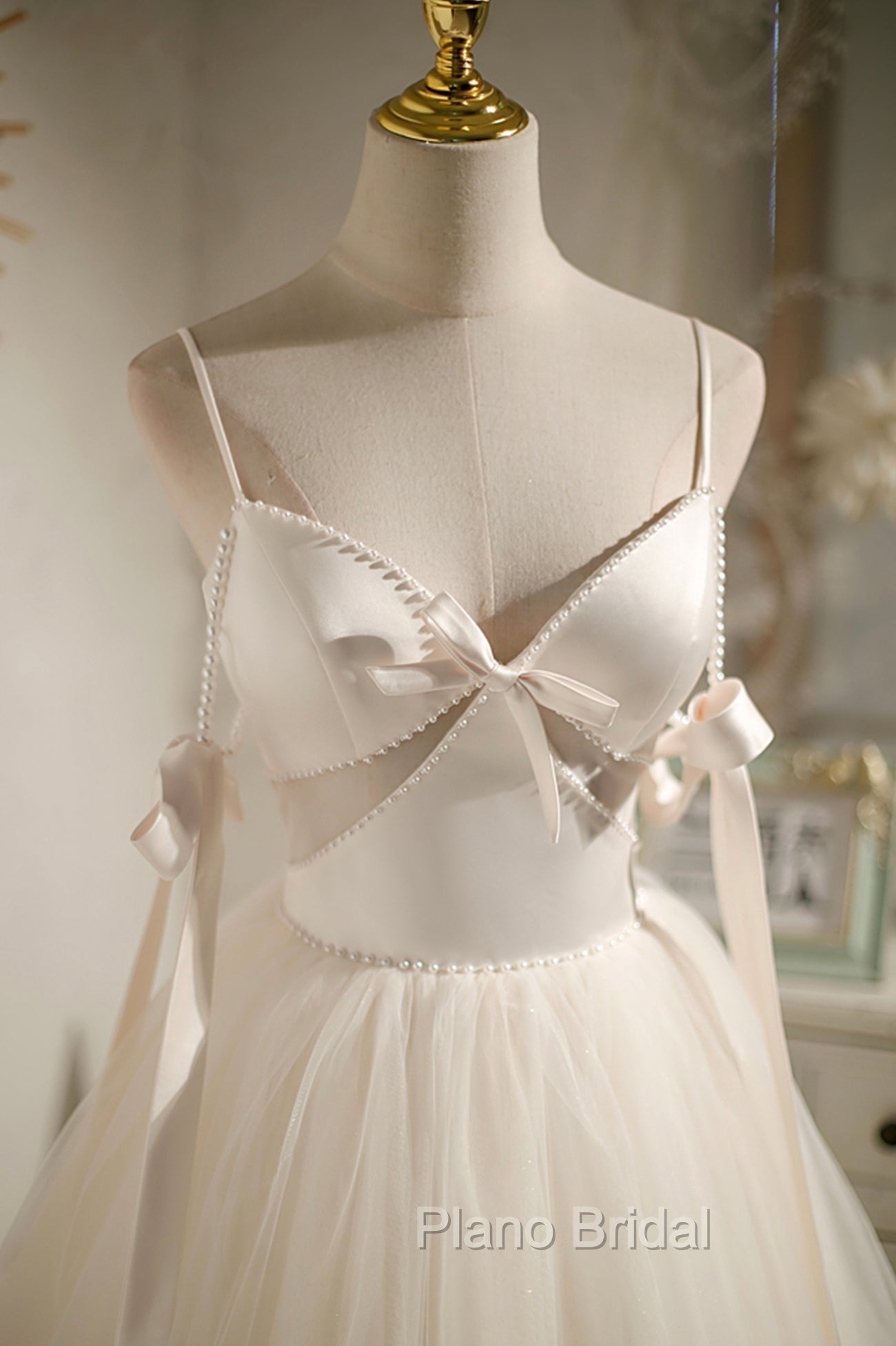Champagne V-Neck Tulle Short Formal Prom Dresses, Spaghetti Straps Party Dresses with Bow Secondary image