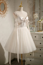 Champagne V-Neck Tulle Short Formal Prom Dresses, Spaghetti Straps Party Dresses with Bow