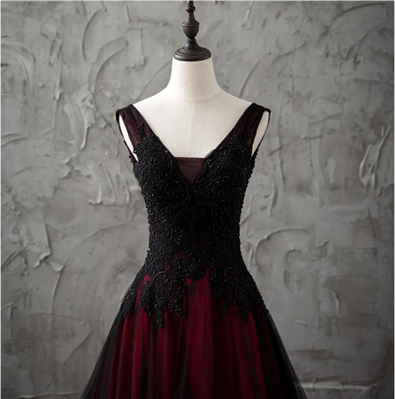Charming Sleeveless Black And Red Lace Appliques Beaded Party Dresses, Low Back Formal Prom Dresses