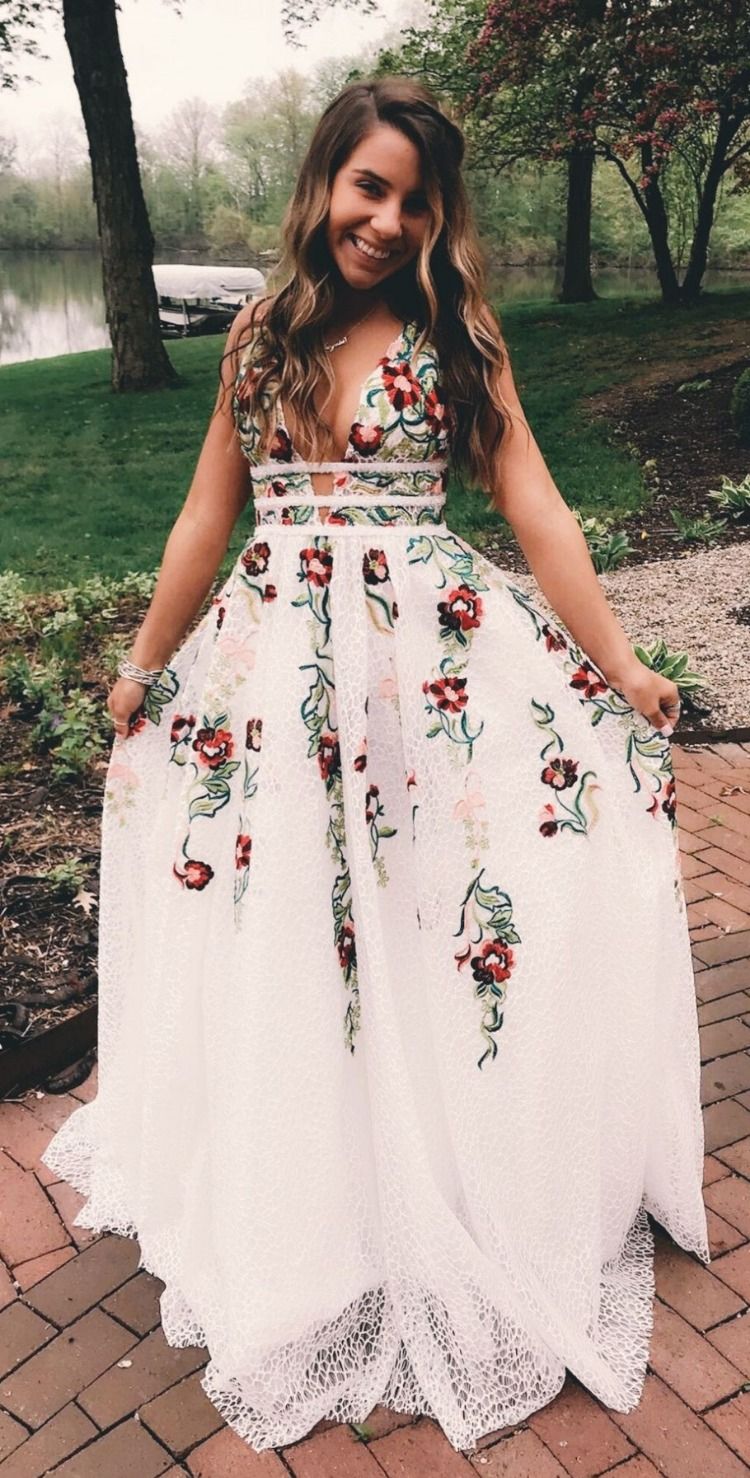 Charming V Neck Floral Embroidery Long Lace Formal Prom Dresses With Pocket