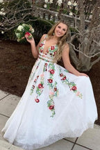 Charming V Neck Floral Embroidery Long Lace Formal Prom Dresses With Pocket