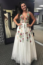 Charming V Neck Floral Embroidery Long Lace Formal Prom Dresses With Pocket