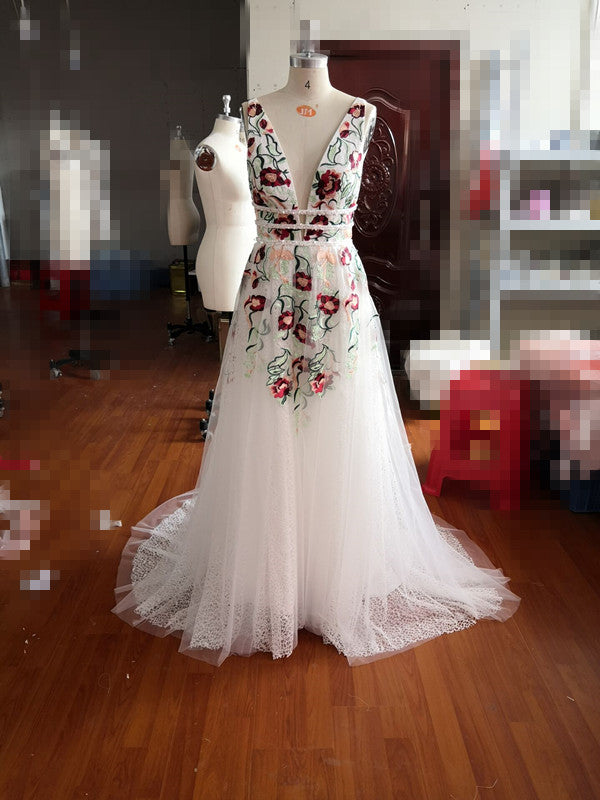 Charming V Neck Floral Embroidery Long Lace Formal Prom Dresses With Pocket