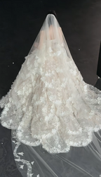 Chic A-Line Long Wedding Dresses Tulle Strapless White Bridal Gowns Appliques Sleeveless Bridal Dresses