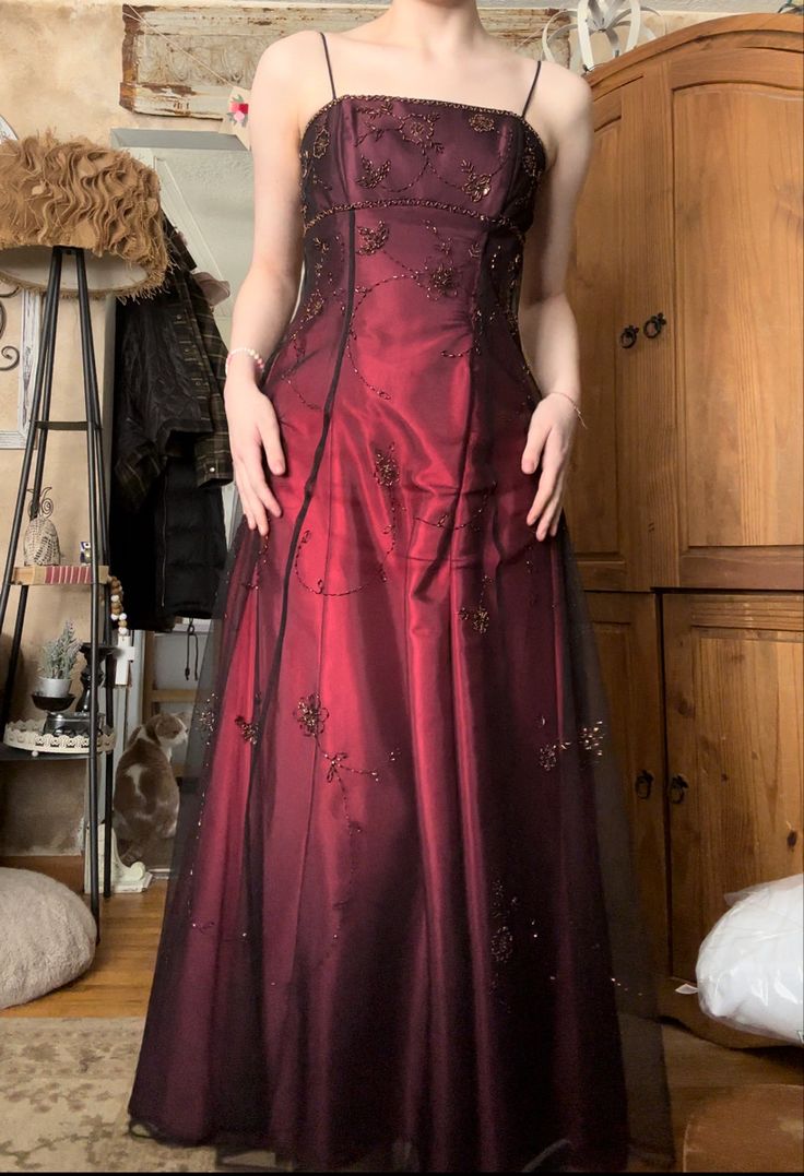 Chic A Line Spaghetti Straps Burgundy Sleeveless Formal Evening Dresses Tulle Long Formal Prom Dresses Main image