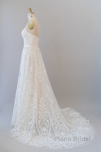 Chic Long A-line Sweetheart Spaghetti Strap Appliques Tulle Wedding Dress