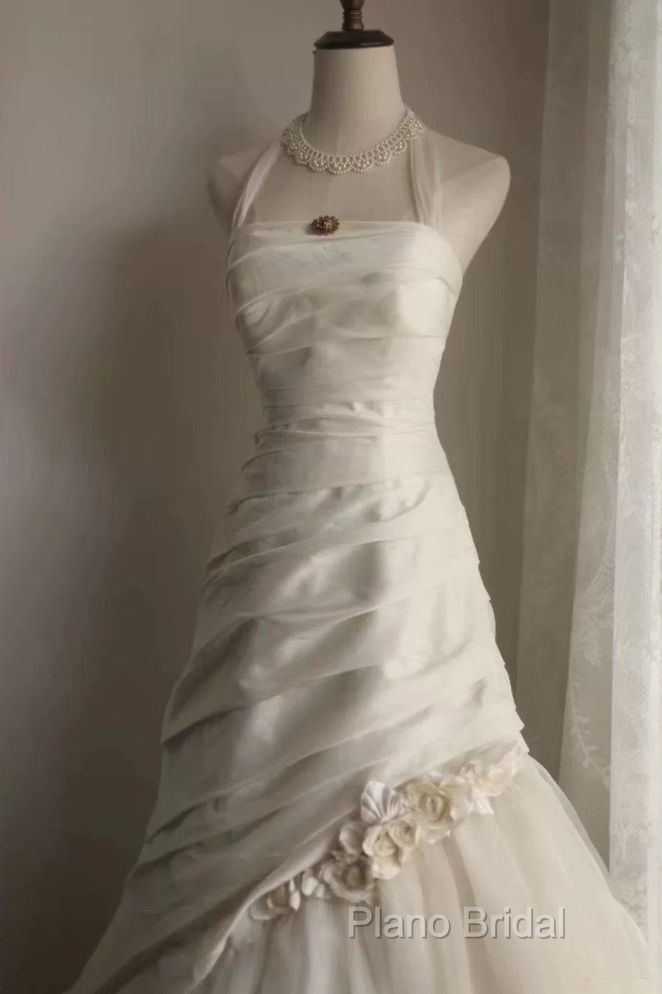 Chic Mermaid Halter Satin Ivory Long Wedding Dresses Bridal Dresses