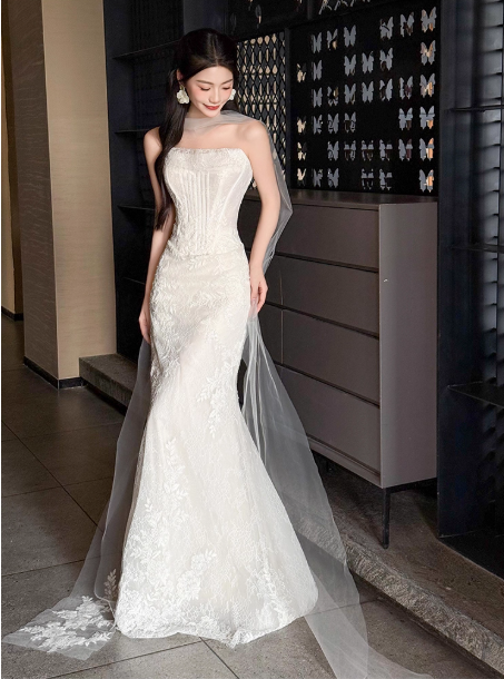 Chic Mermaid Long Wedding Dresses Lace Strapless White Bridal Gowns Appliques Sleeveless Bridal Dresses