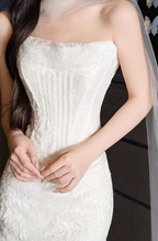 Chic Mermaid Long Wedding Dresses Lace Strapless White Bridal Gowns Appliques Sleeveless Bridal Dresses