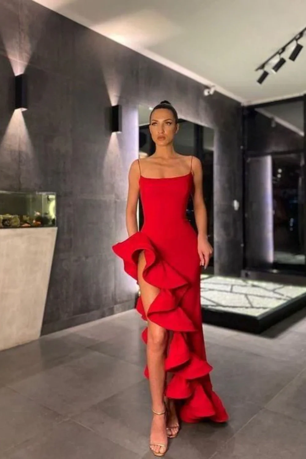 Chic Mermaid Scoop Neck Spaghetti Straps Satin Red Formal Prom Dresses