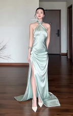 Chic Sheath Green Wedding Guest Dresses Satin Halter Long Formal Evening Dresses