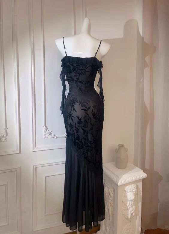 Chic Sheath Spaghetti Straps Black Formal Evening Dresses Long Formal Prom Dresses Secondary image