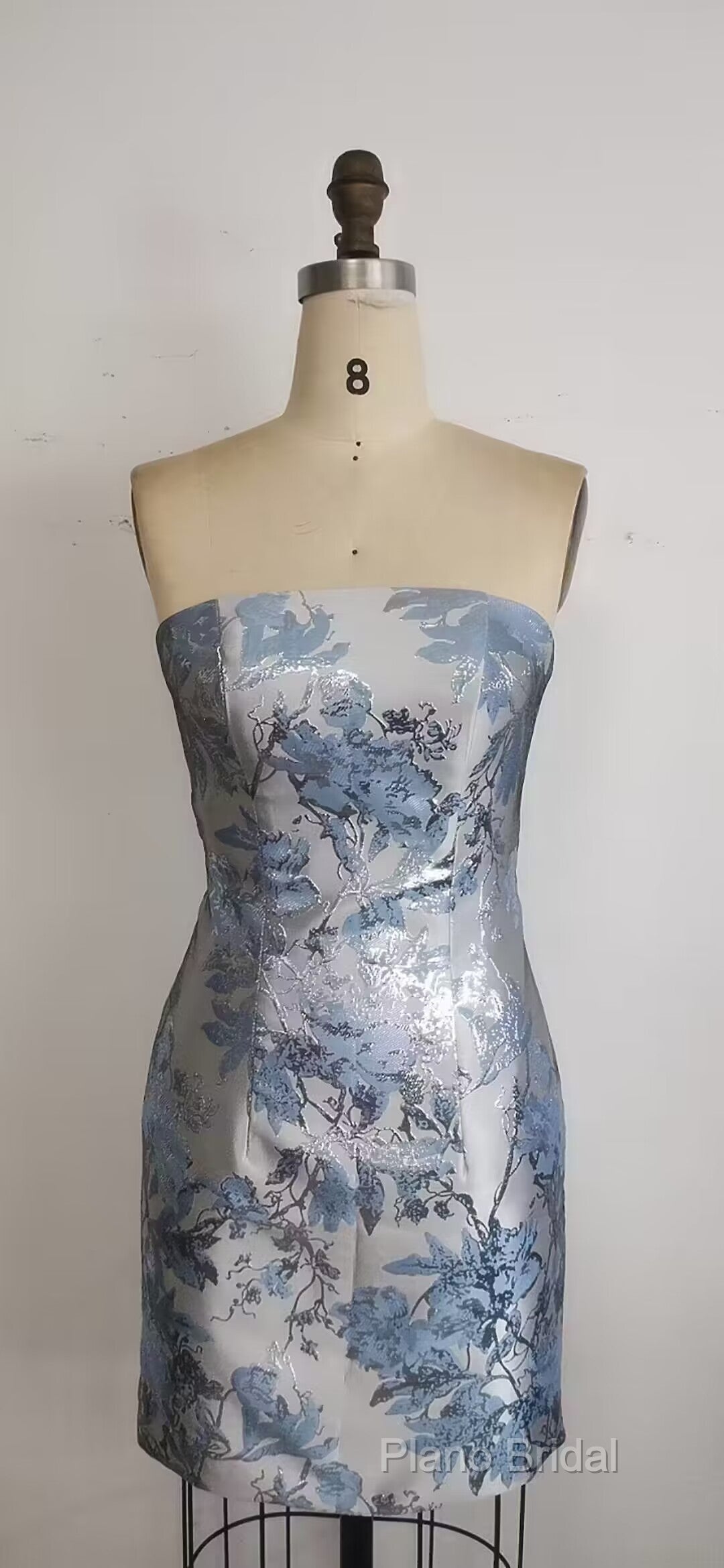 Chic Strapless Short Homecoming Dresses