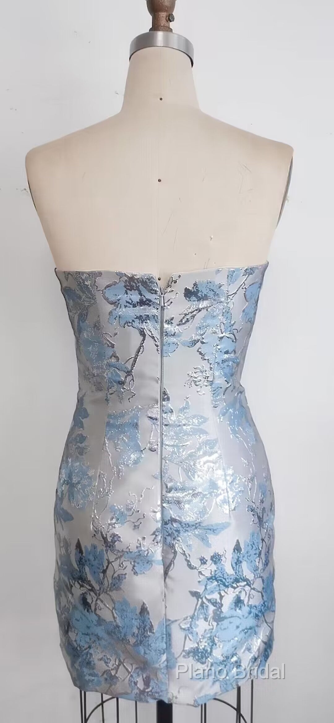 Chic Strapless Short Homecoming Dresses