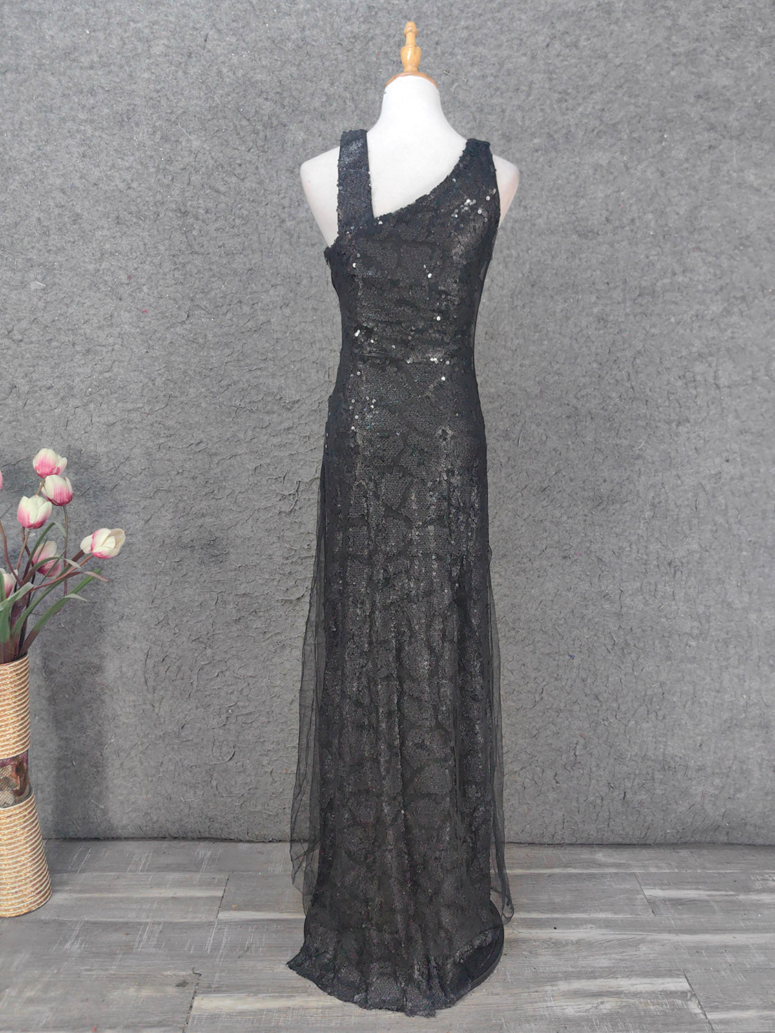 Classic Black Slim-Fit Asymmetric Neck Sequin Tulle Long Formal Prom Dresses