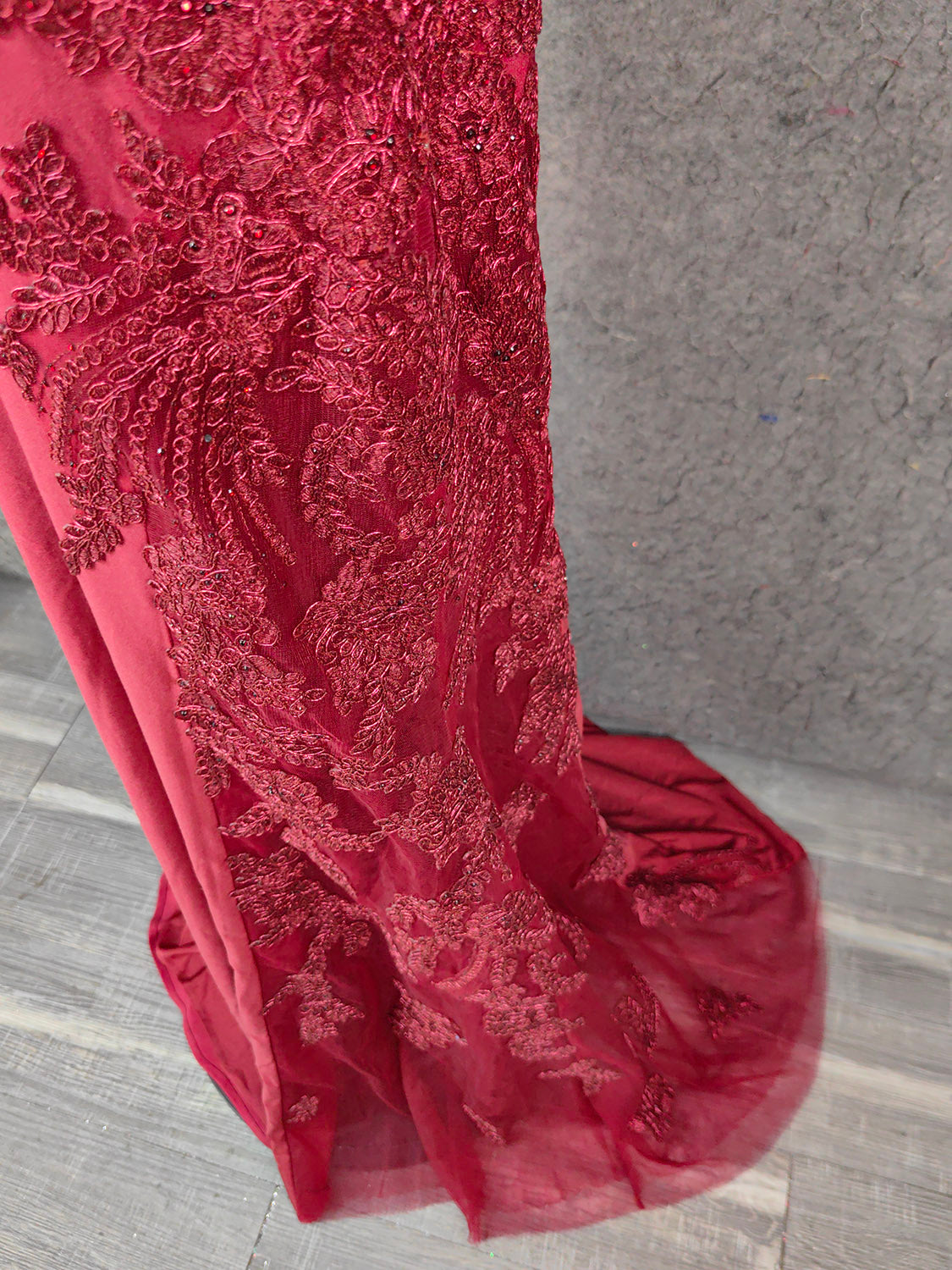 Classic Burgundy Mermaid Spaghetti Strap V-Neck Embroidered Satin Long Formal Prom Dresses