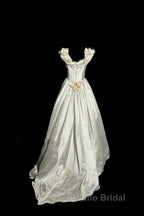 Classy Ball Gown Off The Shoulder Lace Ivory Long Wedding Dresses Bridal Dresses