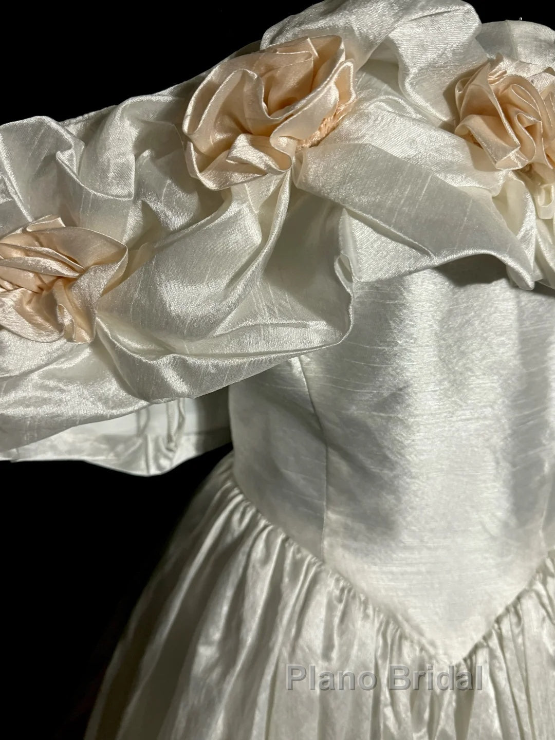 Classy Ball Gown Off The Shoulder Lace Ivory Long Wedding Dresses Bridal Dresses