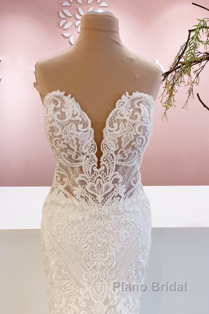 Classy Long Sweetheart Backless Mermaid Wedding Dress With Appliques Lace Main image