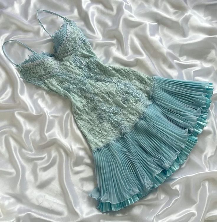 Classy Tiffany Blue Lace Appliques Short Birthday Outfits Homecoming Dresses Spaghetti Strap Cocktail Dresses Main image