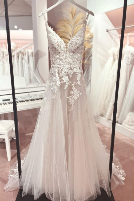 Classy V-Neck Spaghetti-Straps Sleeveless Long Lace Wedding Dresses Online