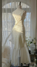 Clean And Elegant White V-Neck Lace Beaded Mermaid Long Formal Prom Dresses