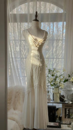Clean And Elegant White V-Neck Lace Beaded Mermaid Long Formal Prom Dresses