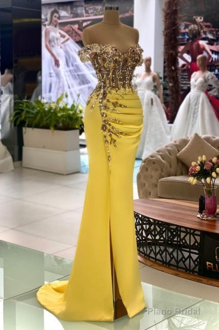 Column Yellow Sleeveless Off-The-Shoulder Stain Long Sweetheart Evening Dress with Beadings Main image
