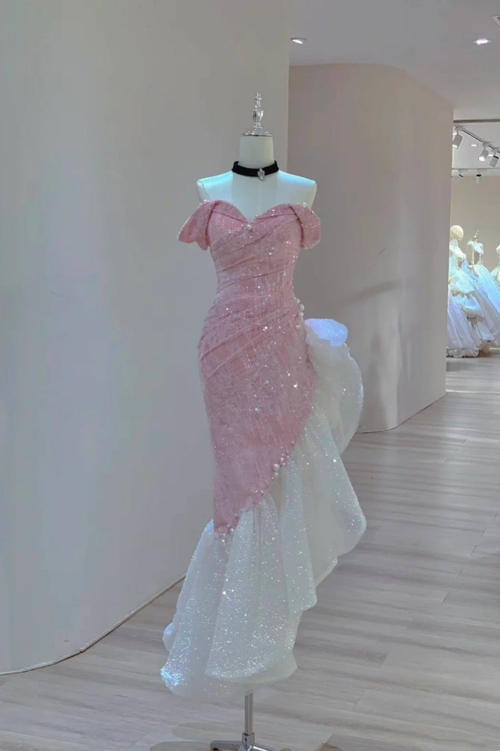 Customized Size And Color New Fashionable High End Long Dresses Main image