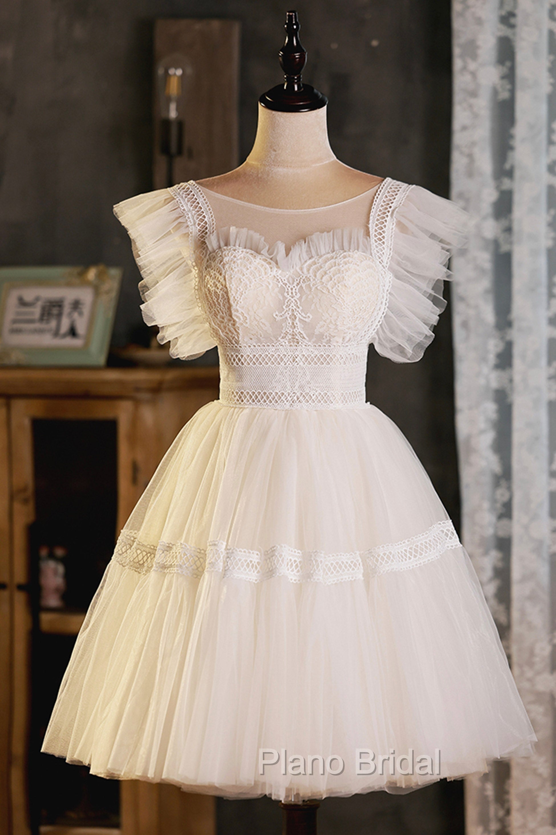Cute Lace Short A-Line Formal Prom Dresses, Champagne Mini Homecoming Party Dresses Main image