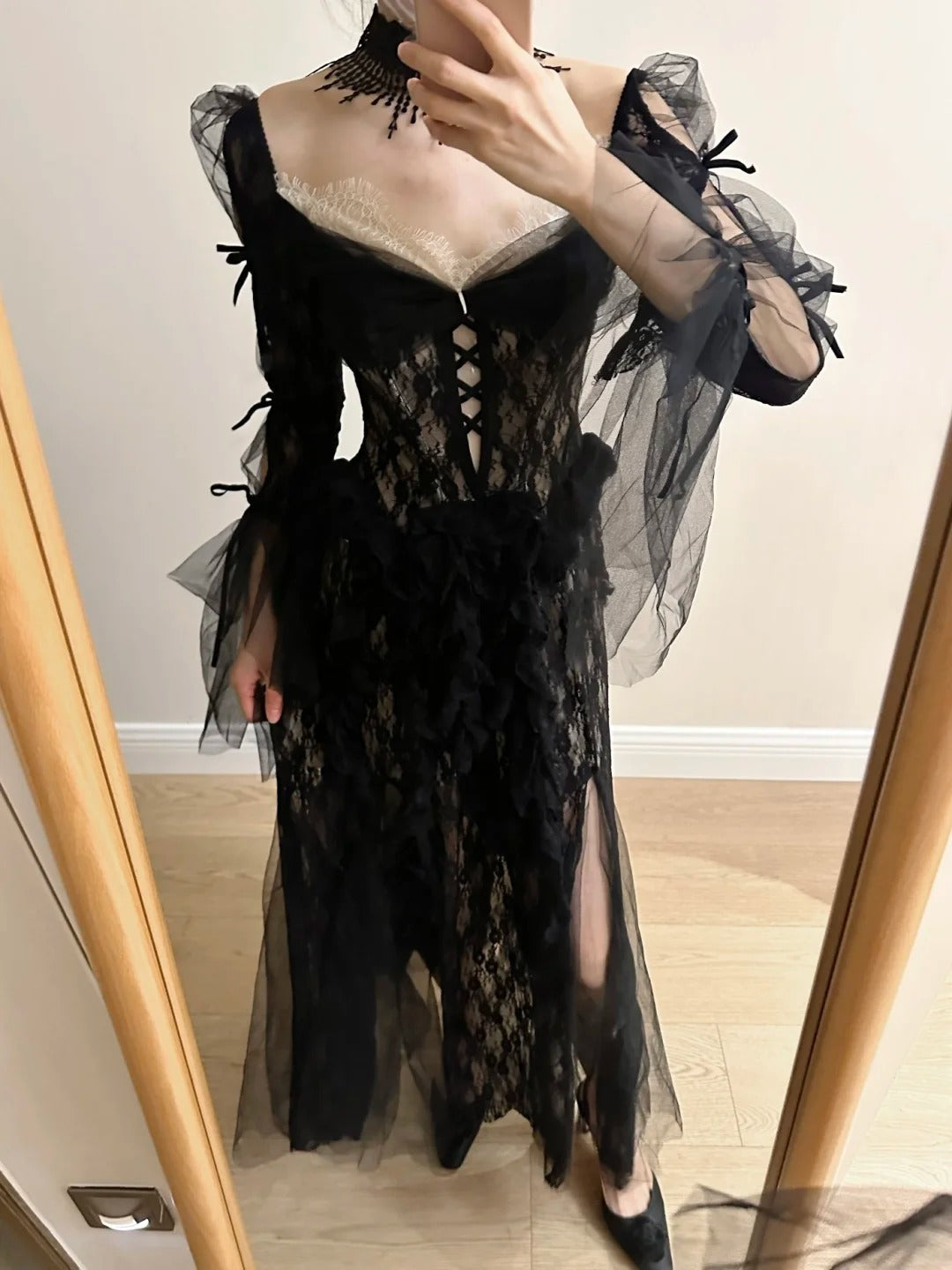 Dark Vintage Black Long Sleeve High-Slit Lace Tulle Formal Prom Dresses