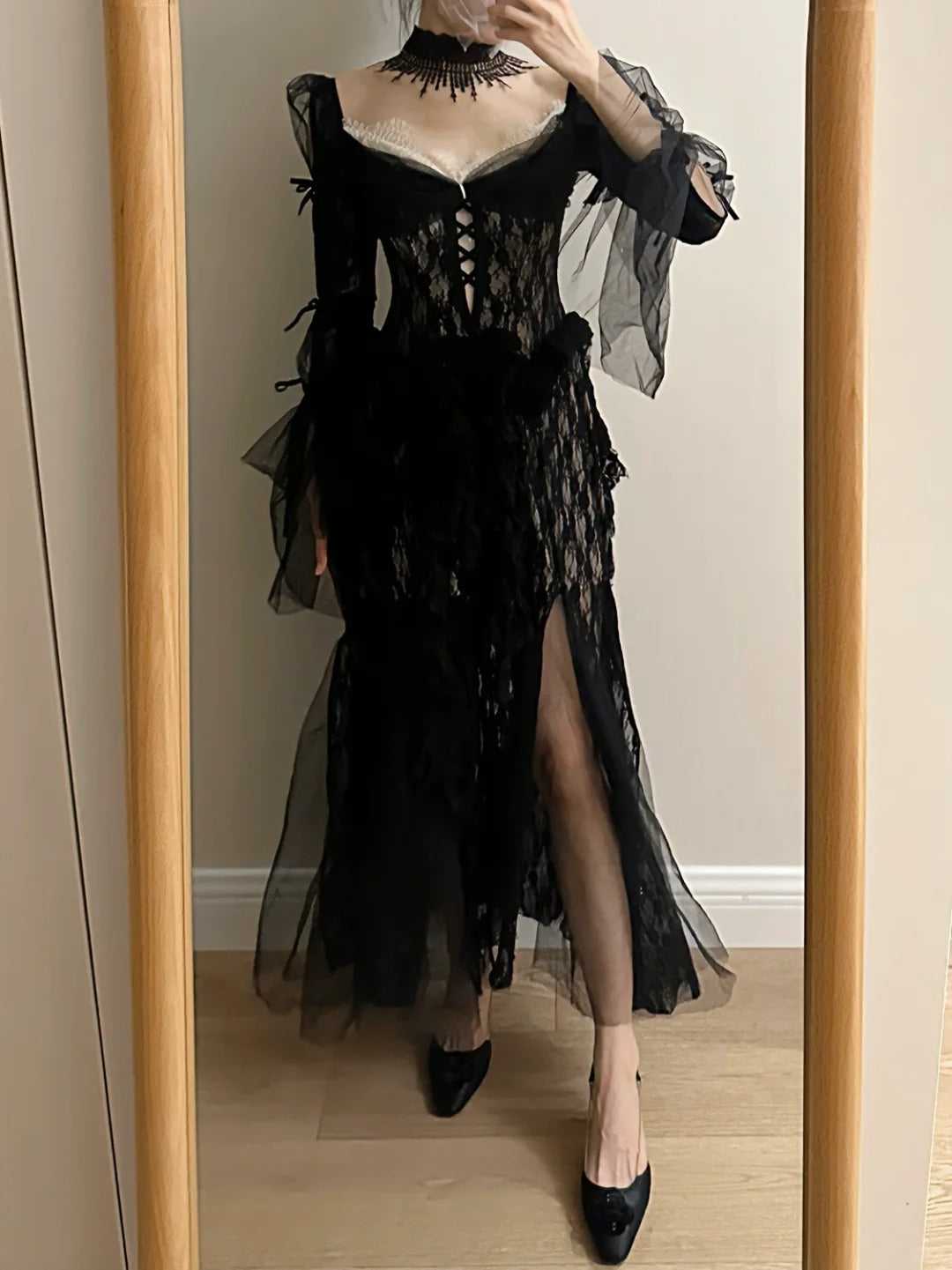 Dark Vintage Black Long Sleeve High-Slit Lace Tulle Formal Prom Dresses