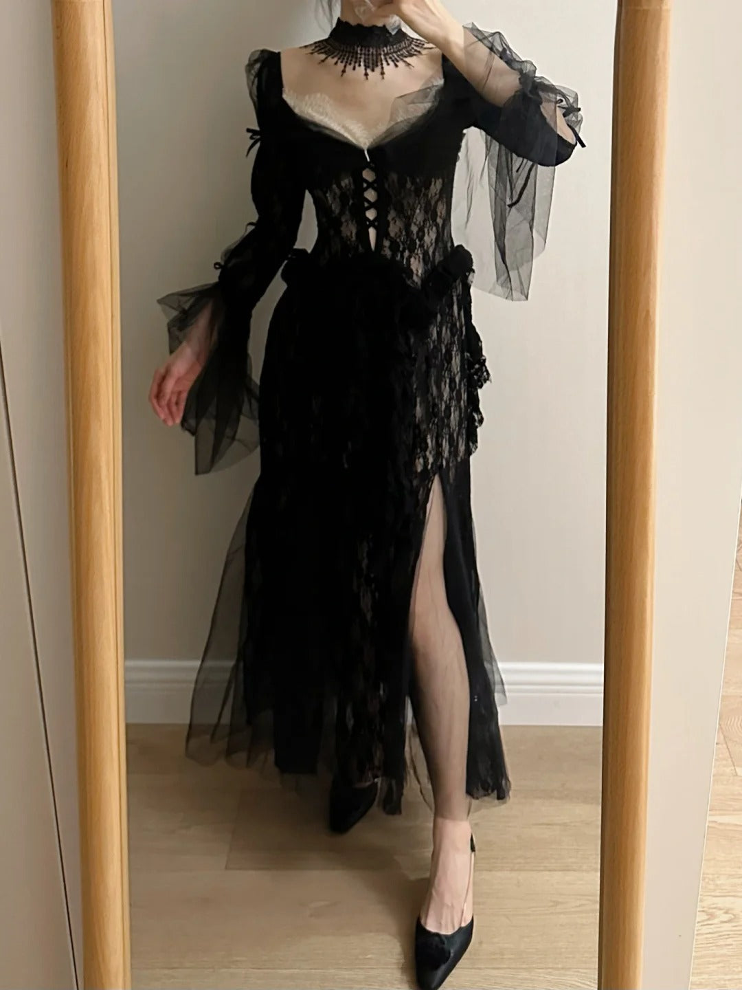Dark Vintage Black Long Sleeve High-Slit Lace Tulle Formal Prom Dresses