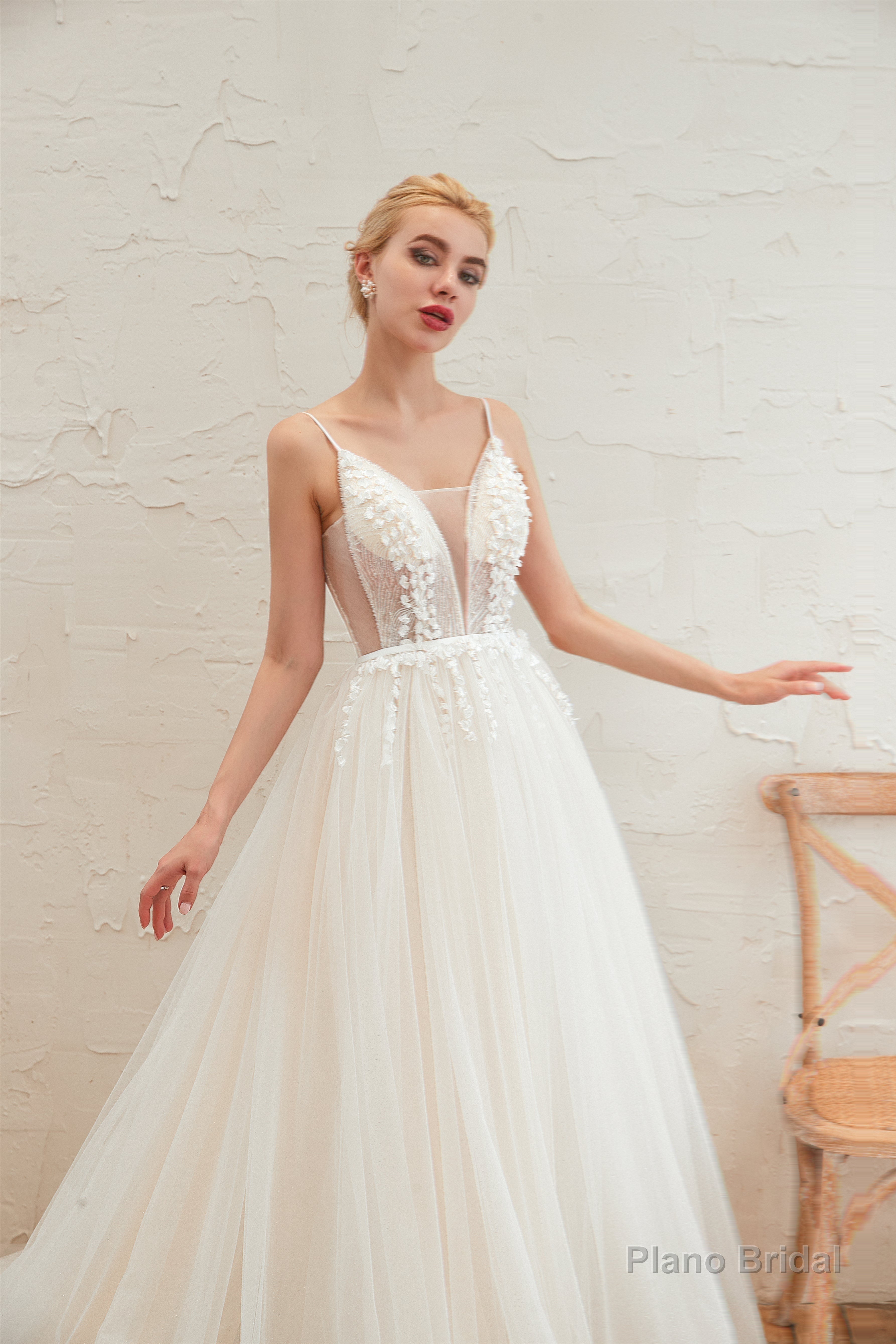 Deep V See Through Neck Bridal Dresses Spaghetti Straps Fairy Tulle Wedding Gowns