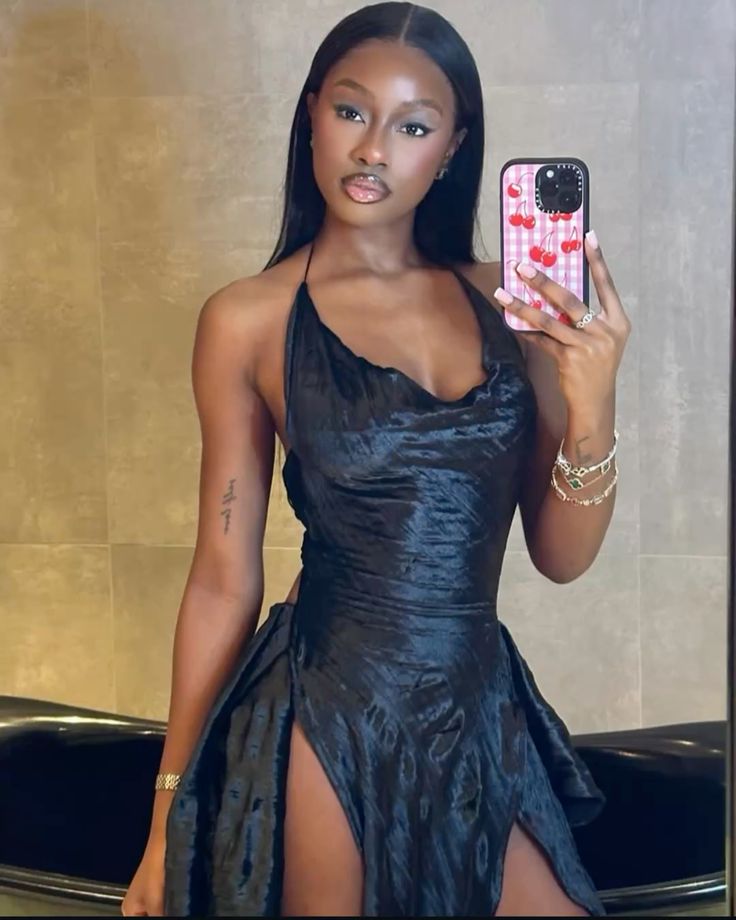 Designer Black Low-Cut Slit 21St Birthday Homecoming Dresses Secondary image