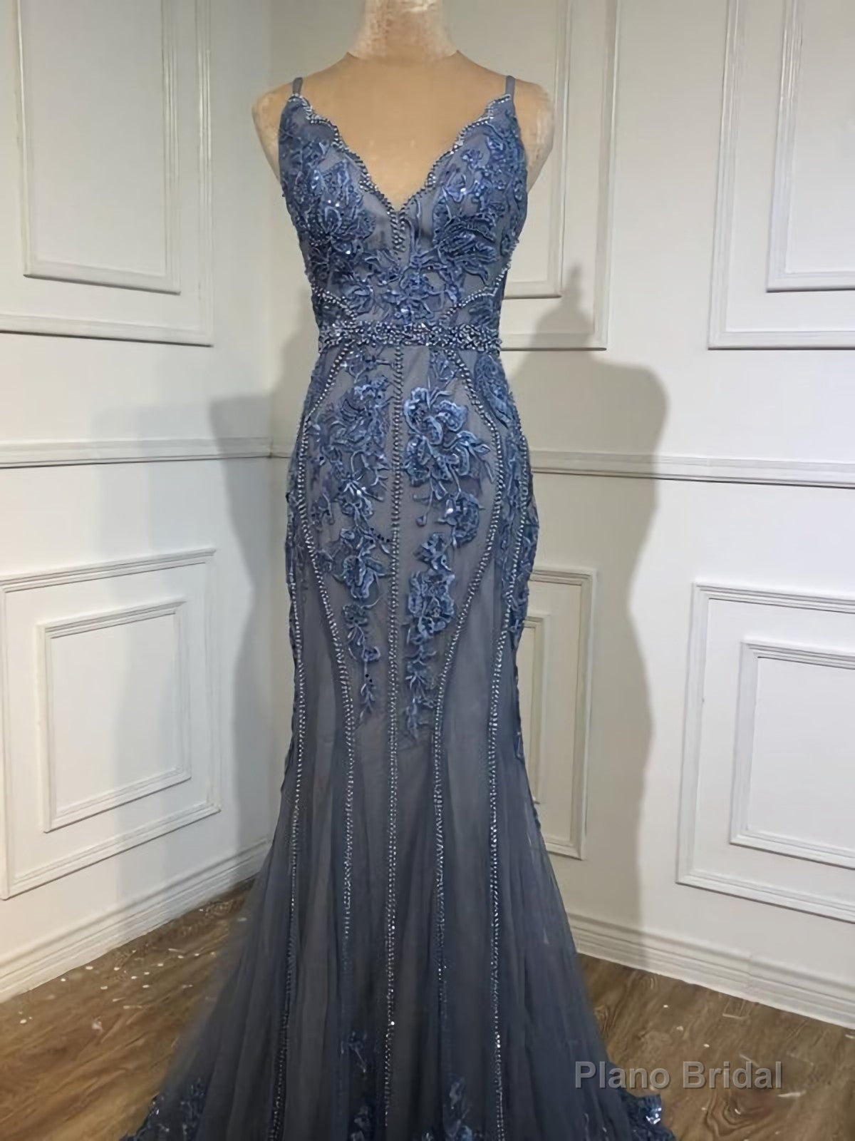 Delicate Shining V Neck Mermaid Prom Dresses With Beaded Appliques Main image