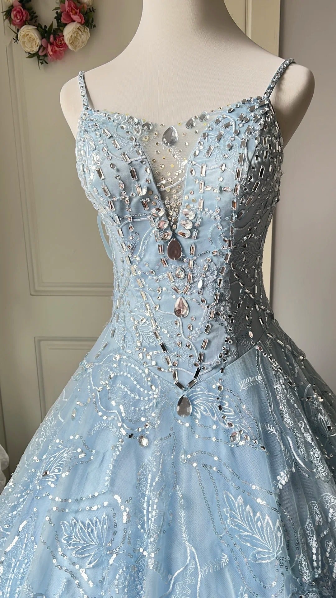 Dreamy Light Blue V-Neck Rhinestone Tulle Long Formal Prom Dresses