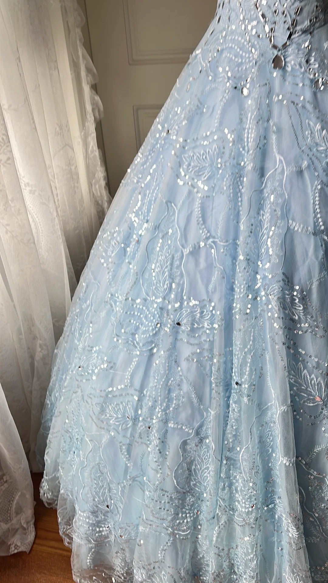 Dreamy Light Blue V-Neck Rhinestone Tulle Long Formal Prom Dresses