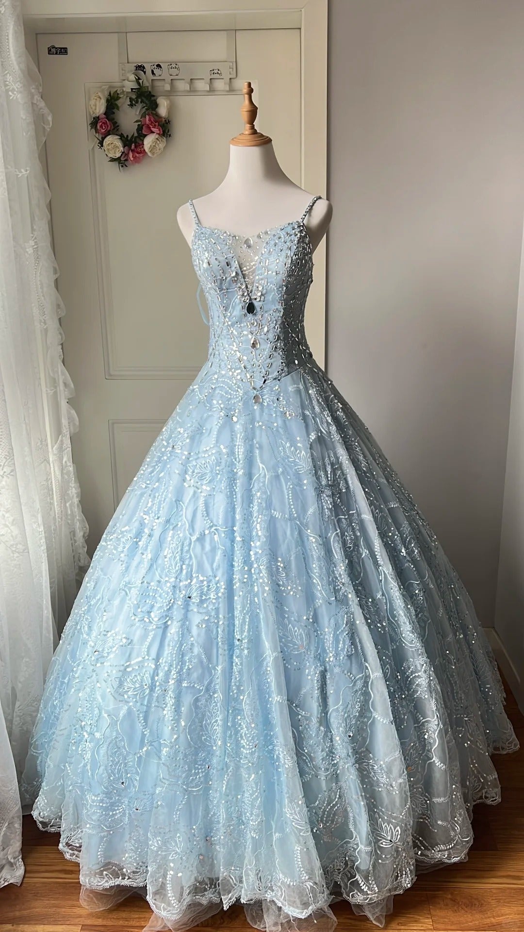 Dreamy Light Blue V-Neck Rhinestone Tulle Long Formal Prom Dresses Main image