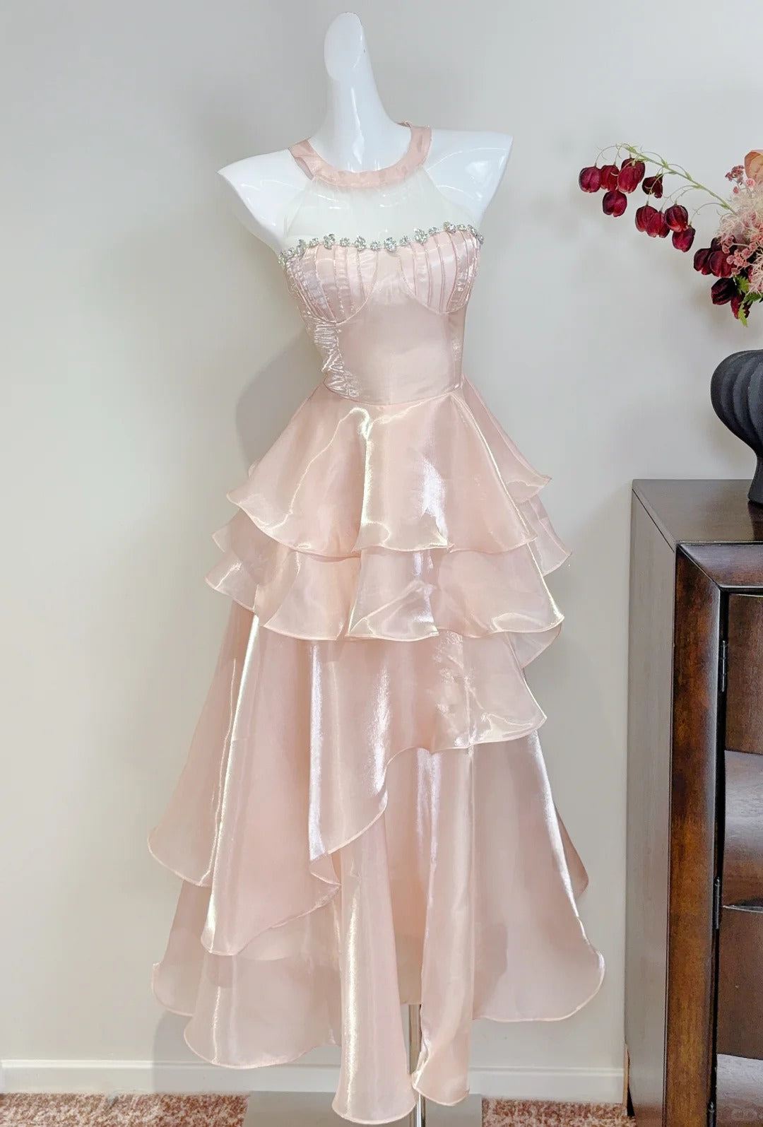 Dreamy Pink A-Line Halter Neck Ruffled Satin Formal Prom Dresses Bridesmaid Dresses Secondary image