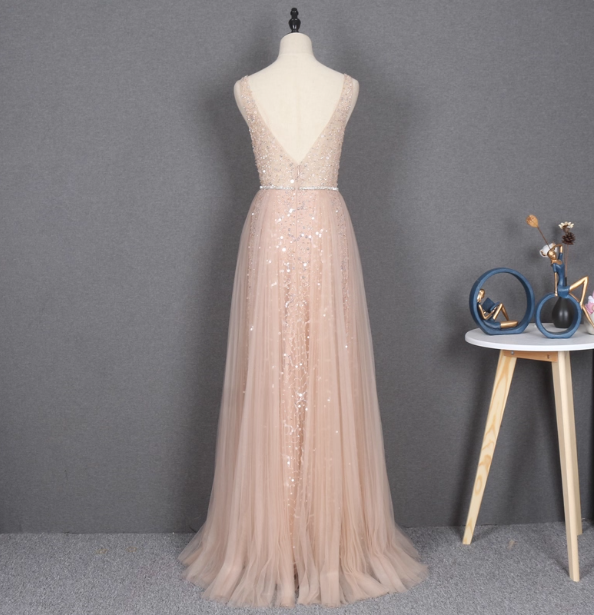 Dreamy Princess A-Line V-Neck Train Sequin Tulle Formal Prom Dresses