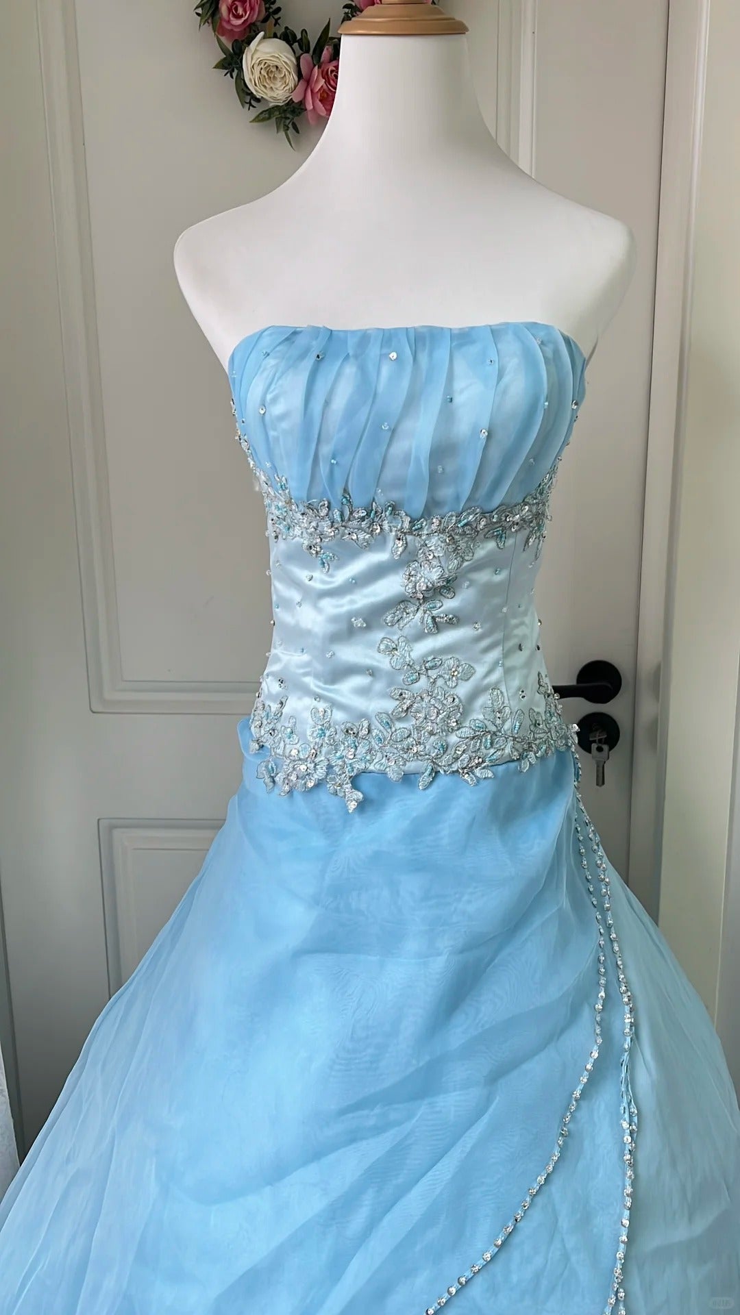 Dreamy Princess Blue Strapless Embroidered Tulle Ball Gown Prom Dresses Sweet 16Th Birthday Dresses