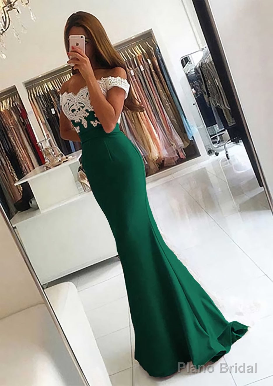 Elastic Satin Prom Dresses Trumpet/Mermaid V-Neck Sweep Train With Lace