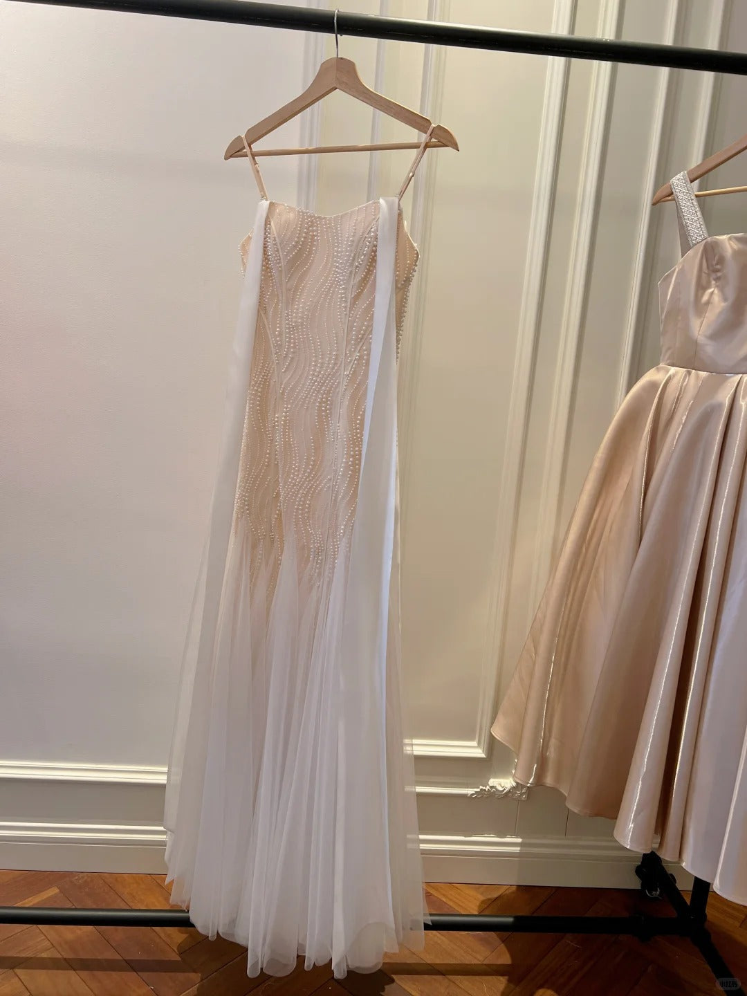 Elegant A-Line Strap Pearl Tulle Long Formal Prom Dresses